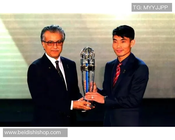 谁是足球历史上最具最长情的球星深度探讨与影响力分析 谁是足球历史上最具最长情的球星深度探讨与影响力分析